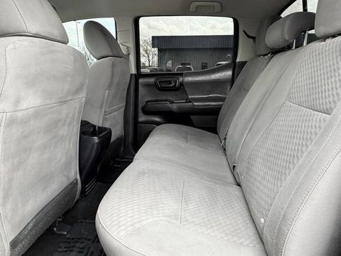 Used 2022 Toyota Tacoma SR AWD/4WD image 29