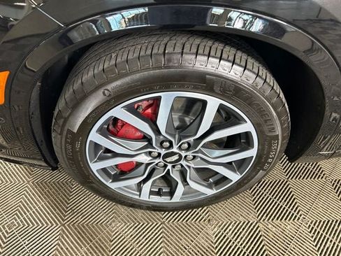 Certified 2024 Cadillac XT6 Sport w/ Technology Package AWD/4WD image 9
