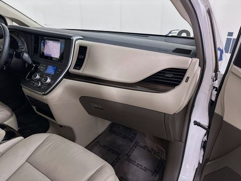 Used 2017 Toyota Sienna XLE w/ XLE Navigation Package FWD image 35