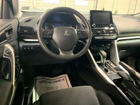 Used 2023 Mitsubishi Eclipse Cross LE image 4