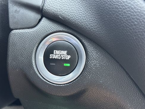 Used 2023 Chevrolet Equinox LT FWD image 22