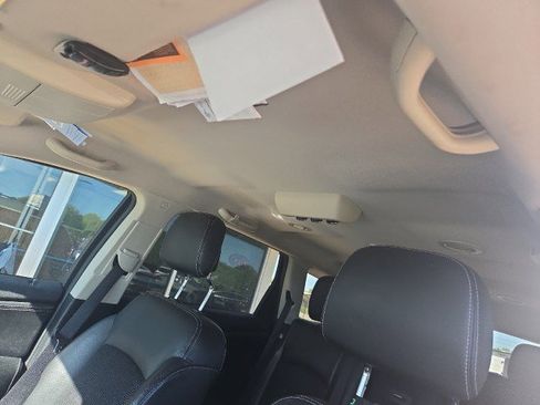 Used 2015 Dodge Journey Crossroad w/ Flexible Seating Group image 8