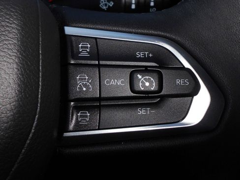 Certified 2023 Jeep Compass Limited AWD/4WD image 17
