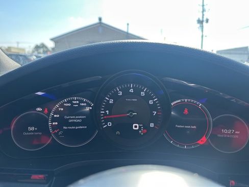 Used 2020 Porsche Cayenne image 10