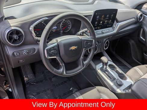 Used 2025 Chevrolet Blazer LT FWD image 13