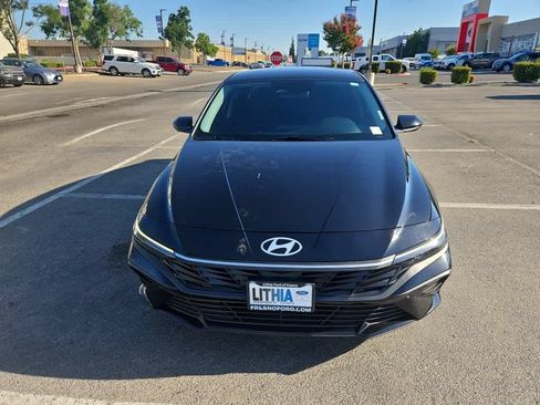 Used 2025 Hyundai Elantra Hybrid FWD image 4
