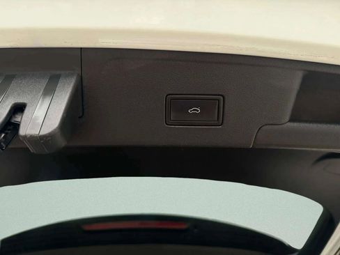 Used 2021 Volkswagen Atlas Cross Sport SEL image 15