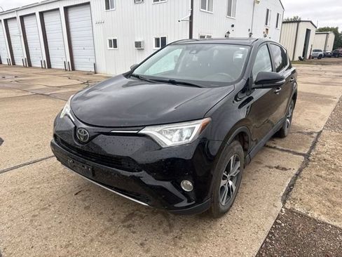 Used 2018 Toyota RAV4 XLE AWD/4WD image 5