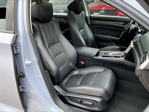 Used 2022 Honda Accord Touring image 8