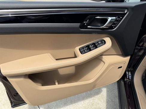 New 2025 Porsche Macan image 20