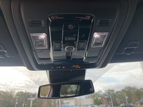 New 2026 Chevrolet Suburban Premier image 38