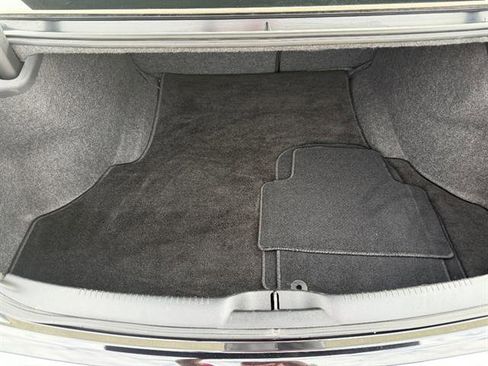 Used 2019 Chrysler 300 Limited image 40