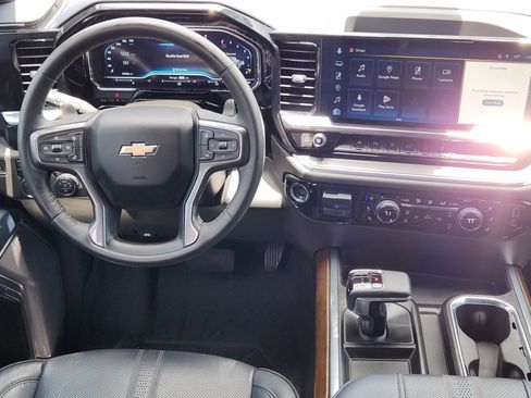 Used 2024 Chevrolet Silverado 1500 High Country w/ High Country Premium Package AWD/4WD image 27