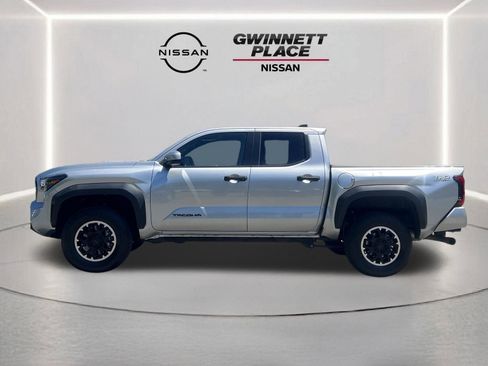 Used 2024 Toyota Tacoma TRD Off-Road image 19