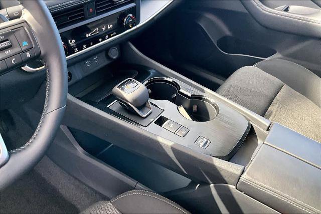 Certified 2026 Nissan Rogue SV FWD image 16