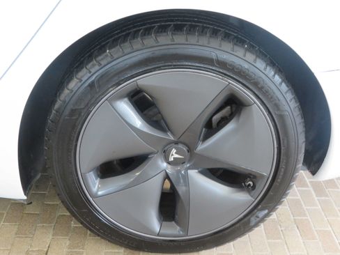 Used 2020 Tesla Model 3 Long Range AWD/4WD image 8