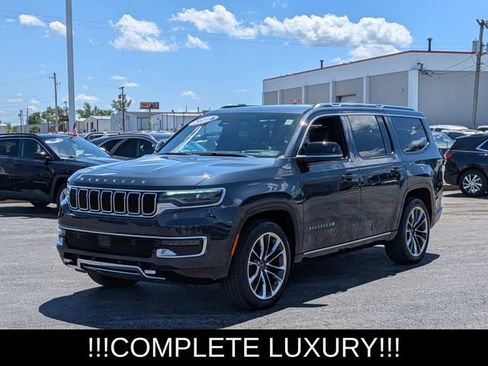 Used 2023 Jeep Wagoneer Series III w/ Premium Group I AWD/4WD image 4