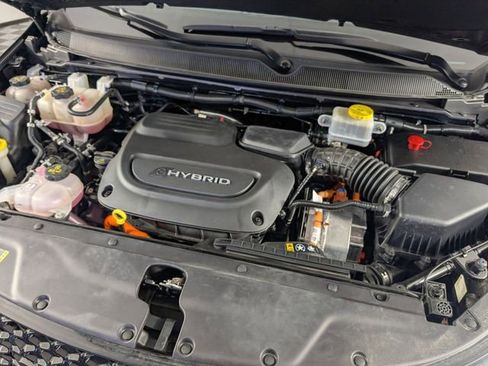 Certified 2023 Chrysler Pacifica Limited image 38