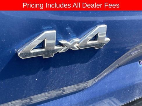 Used 2018 Toyota Tacoma SR5 AWD/4WD image 12