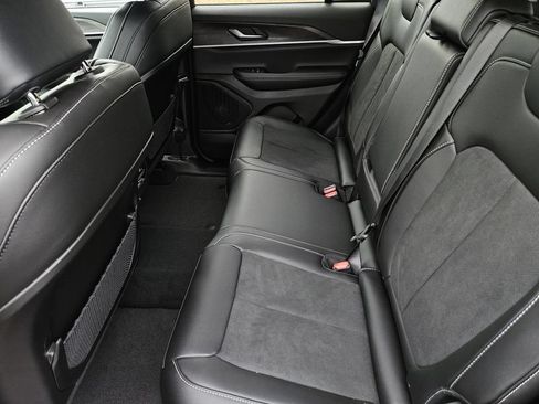 New 2026 Jeep Grand Cherokee Altitude RWD image 27