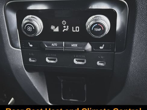 Used 2021 GMC Yukon XL Denali w/ Denali Premium Package AWD/4WD image 37