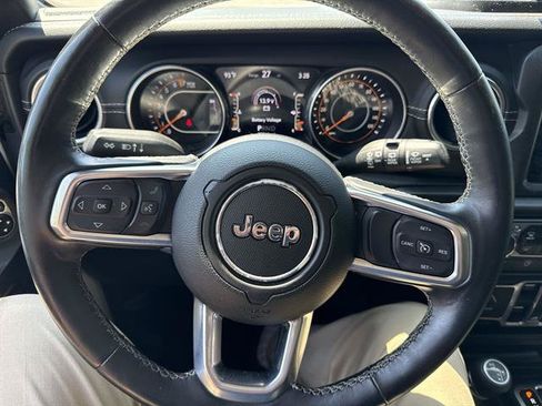 Used 2018 Jeep Wrangler Unlimited Sahara w/ Dual Top Group AWD/4WD image 11