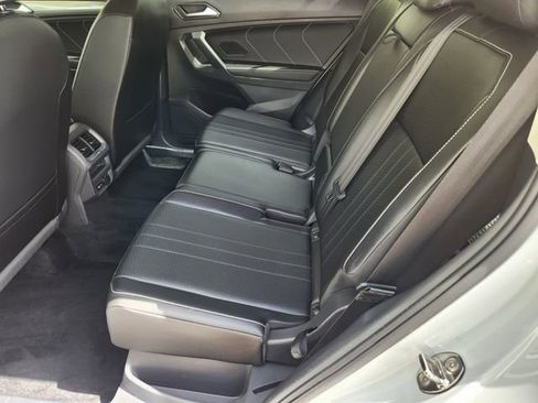 Used 2022 Volkswagen Tiguan SE AWD/4WD image 28
