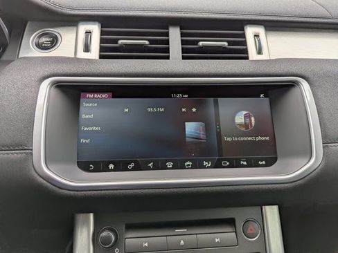 Used 2017 Land Rover Range Rover Evoque SE image 18