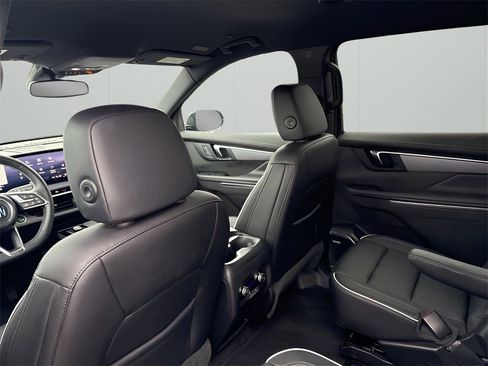 Used 2025 Buick Enclave Sport Touring image 13