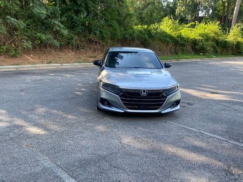 Used 2021 Honda Accord Sport image 2