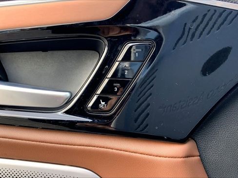 Used 2025 Acura MDX SH-AWD w/ Technology Package image 32