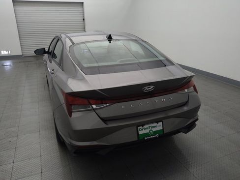 Used 2023 Hyundai Elantra SEL image 6