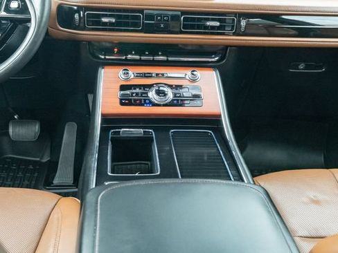 Used 2022 Lincoln Aviator Reserve w/ Elements Package Plus AWD/4WD image 36