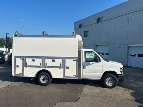 New 2026 Ford E-350 and Econoline 350 Super Duty w/ Power Equipment Group RWD image 2