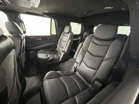 Used 2020 Cadillac Escalade Platinum w/ Escalade Sport Edition image 34