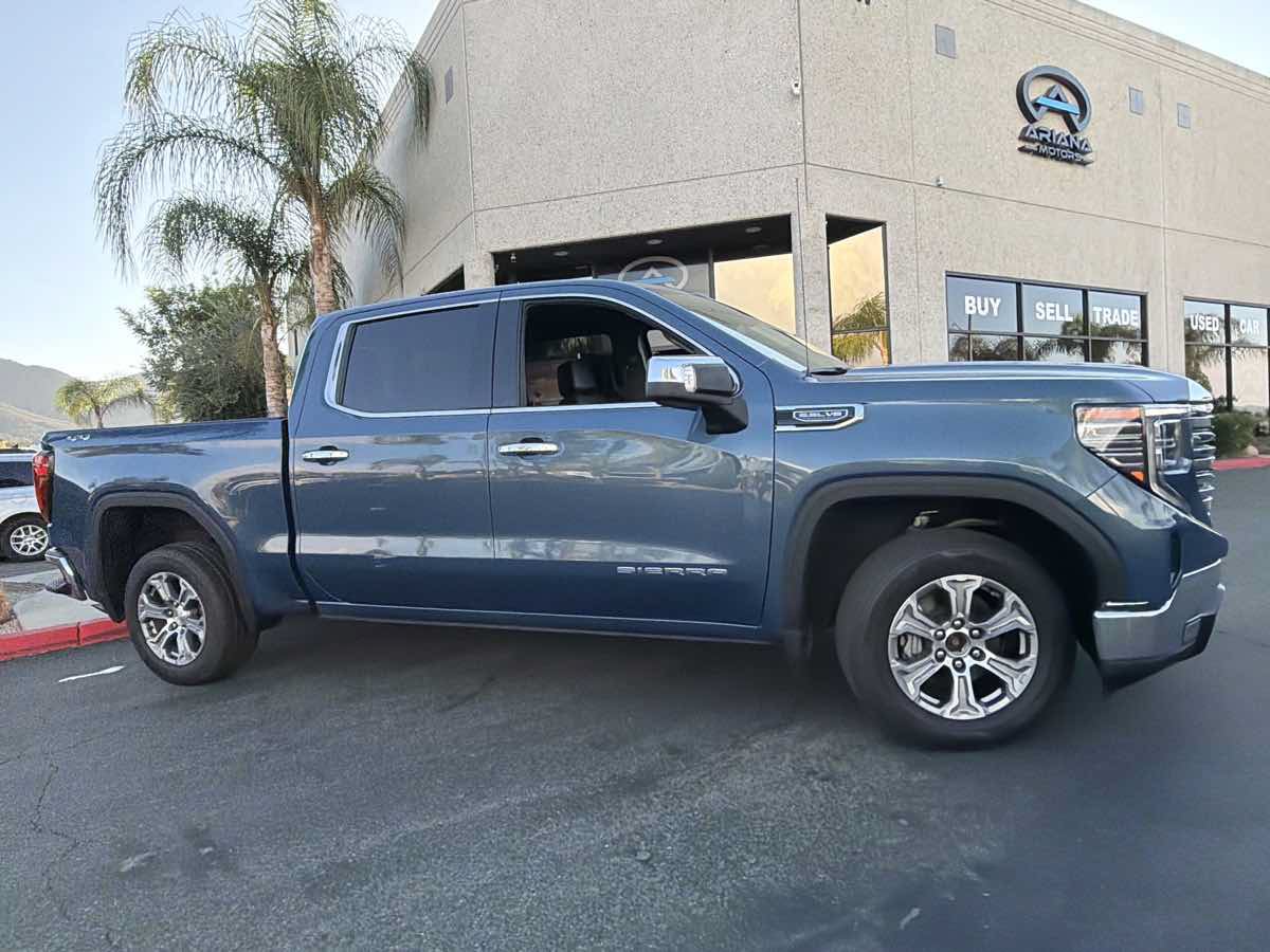 Used 2024 GMC Sierra 1500 SLT AWD/4WD image 3