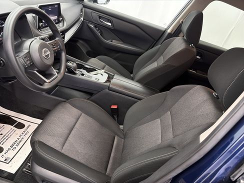 Used 2024 Nissan Rogue SV image 9