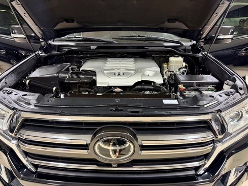 Used 2018 Toyota Land Cruiser w/ Carpet Mat Package AWD/4WD image 29