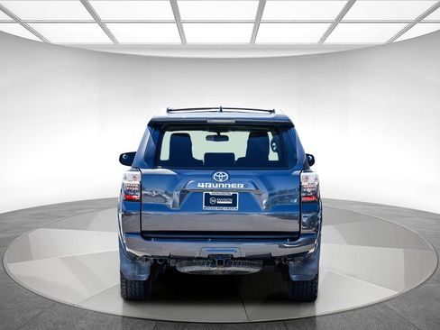Used 2018 Toyota 4Runner SR5 Premium AWD/4WD image 4