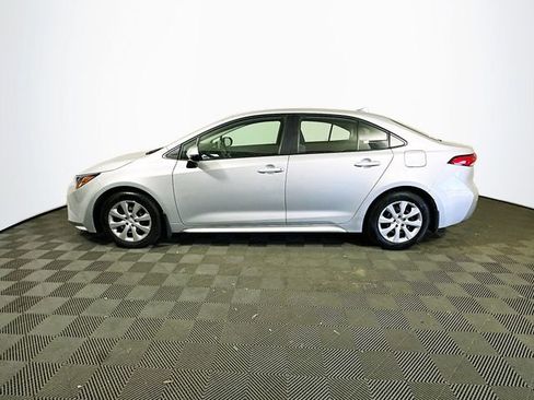 Certified 2025 Toyota Corolla LE image 5