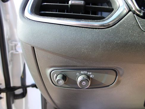 Used 2024 Chevrolet Equinox LT image 13