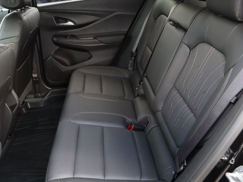 Used 2025 Buick Envista Avenir image 23