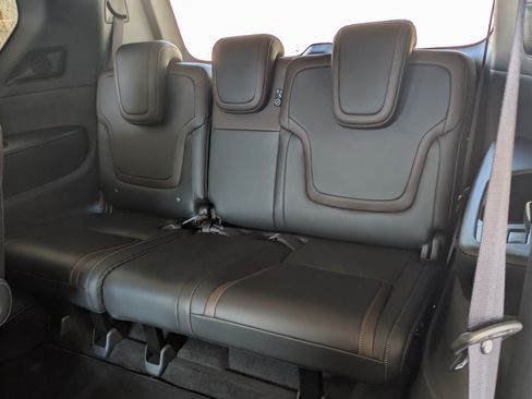Used 2025 Nissan Armada SL w/ Captain's Chari Seat Package AWD/4WD image 18