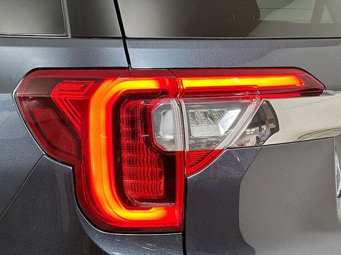 Used 2020 GMC Acadia SLE w/ Driver Convenience Package image 36