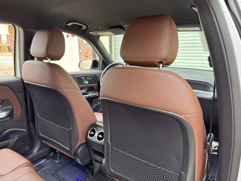 Used 2021 Mercedes-Benz GLB 250 w/ AMG Line image 36