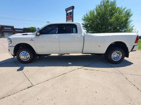Used 2024 RAM 3500 Laramie AWD/4WD image 3