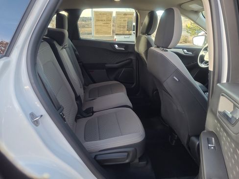 Used 2020 Ford Escape SE image 17