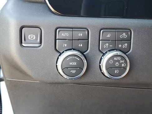 New 2026 GMC Sierra 3500 SLT w/ SLT Premium Package image 20