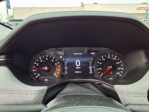 Used 2022 Jeep Compass Latitude AWD/4WD image 9