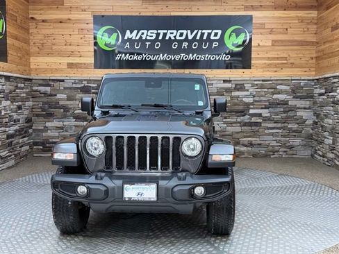 Used 2022 Jeep Wrangler Unlimited Sahara AWD/4WD image 5
